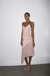 Lais Ribeiro feet photo thumbnail