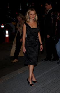 Reese Witherspoon feet photo thumbnail