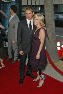 Reese Witherspoon feet photo thumbnail