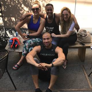Jessica Alba feet photo thumbnail