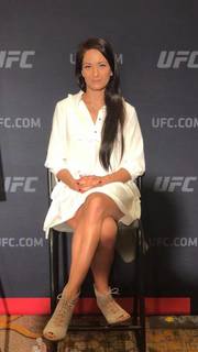 Karolina Kowalkiewicz feet photo thumbnail