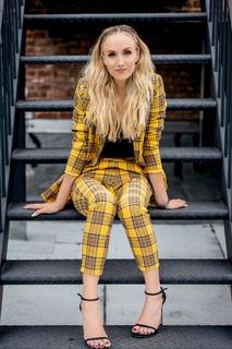 Nastia Liukin feet photo thumbnail