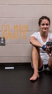 Karolina Kowalkiewicz feet photo thumbnail