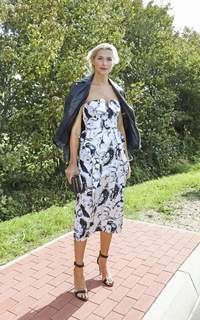 Lena Gercke feet photo thumbnail