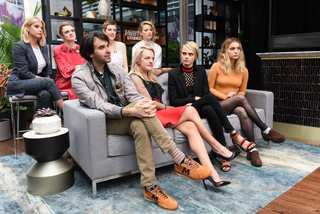 Cara Delevingne feet photo thumbnail