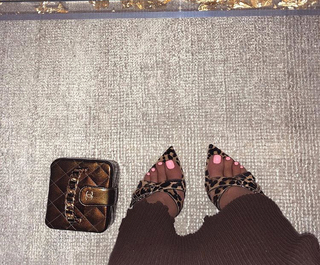 Kylie Jenner feet photo thumbnail