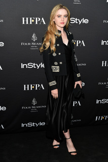 Kathryn Newton feet photo thumbnail