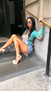 Draya Michele feet photo thumbnail