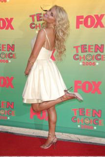 Jessica Simpson feet photo thumbnail