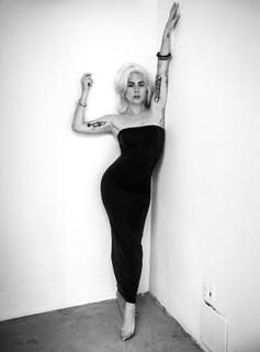 Lady Gaga feet photo thumbnail