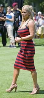 Jessica Simpson feet photo thumbnail
