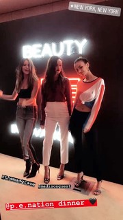 Victoria Justice feet photo thumbnail
