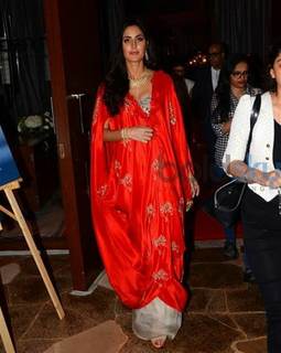 Katrina Kaif feet photo thumbnail