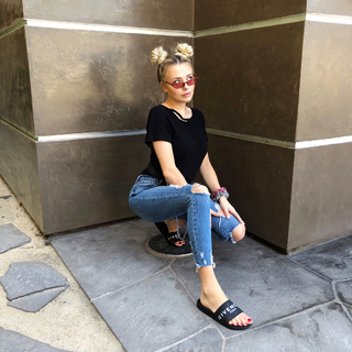 Corinna Kopf feet photo thumbnail