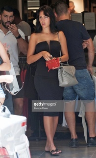 Georgina Rodríguez feet photo thumbnail