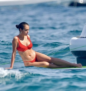 Georgina Rodríguez feet photo thumbnail