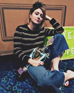 Sasha Alexander feet photo thumbnail
