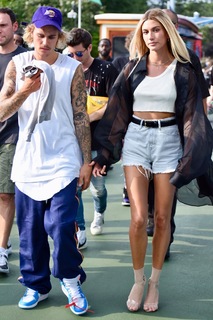 Hailey Bieber feet photo thumbnail