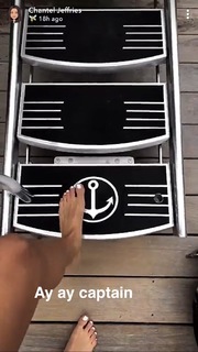 Chantel Jeffries feet photo thumbnail