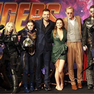 Elizabeth Olsen feet photo thumbnail