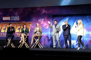 Elizabeth Olsen feet photo thumbnail