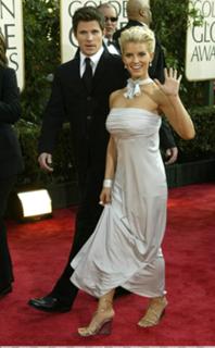 Jessica Simpson feet photo thumbnail