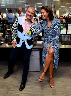 Melanie Sykes feet photo thumbnail