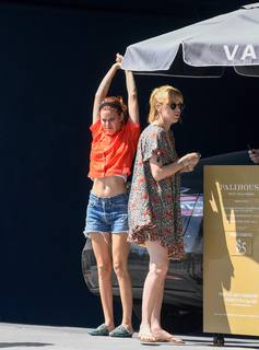Rumer Willis feet photo thumbnail