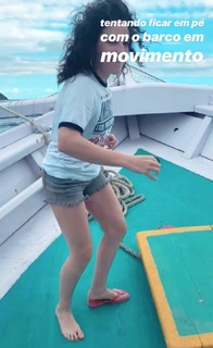 Kéfera Buchmann feet photo thumbnail