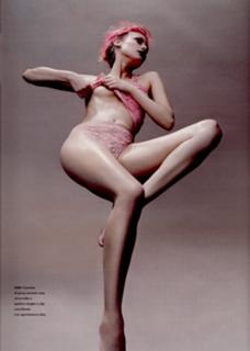 Diane Kruger feet photo thumbnail