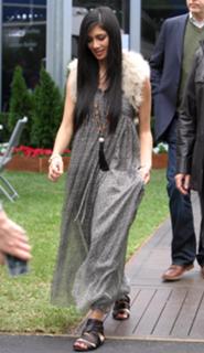 Nicole Scherzinger feet photo thumbnail