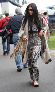 Nicole Scherzinger feet photo thumbnail