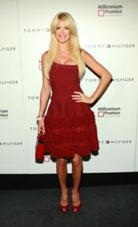 Victoria Silvstedt feet photo thumbnail