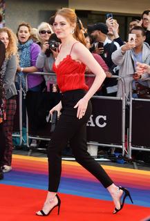 Emma Stone feet photo thumbnail