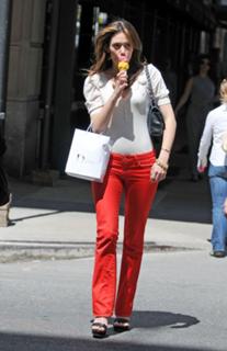 Emmy Rossum feet photo thumbnail