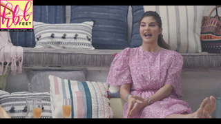 Jacqueline Fernandez feet photo thumbnail