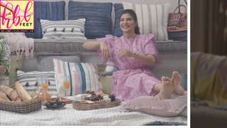 Jacqueline Fernandez feet photo thumbnail