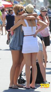 Frankie Bridge feet photo thumbnail