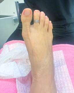 Alaine Crissiê feet photo thumbnail
