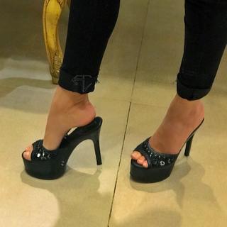 Alaine Crissiê feet photo thumbnail