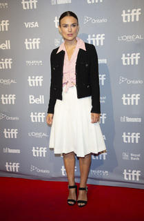 Keira Knightley feet photo thumbnail