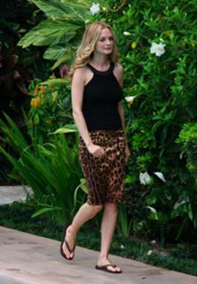 Heather Graham feet photo thumbnail