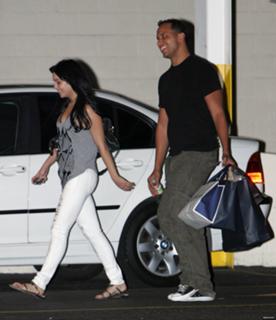 Vanessa Hudgens feet photo thumbnail