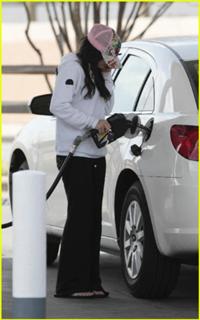 Vanessa Hudgens feet photo thumbnail