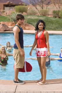 Vanessa Hudgens feet photo thumbnail