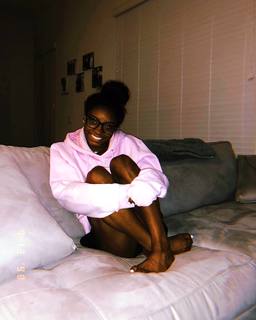 Simone Biles feet photo thumbnail