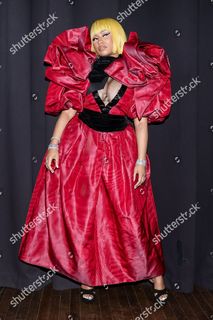 Nicki Minaj feet photo thumbnail