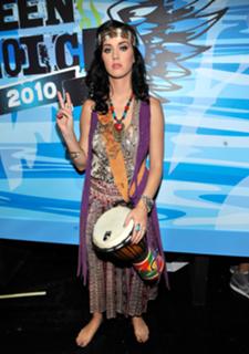 Katy Perry feet photo thumbnail
