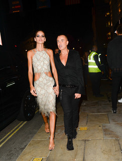 Izabel Goulart feet photo thumbnail