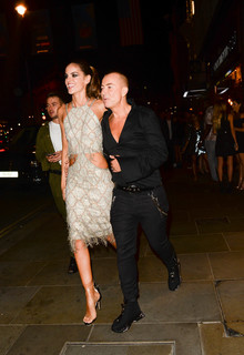 Izabel Goulart feet photo thumbnail